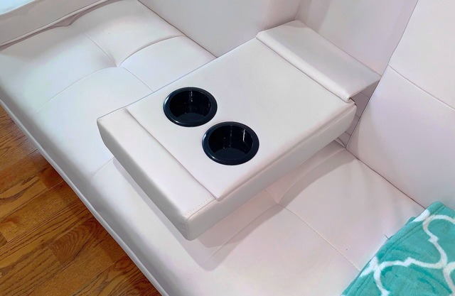 Classic/stylish Row Home in Heart of Bmore. Fast wifi. Pet friendly.