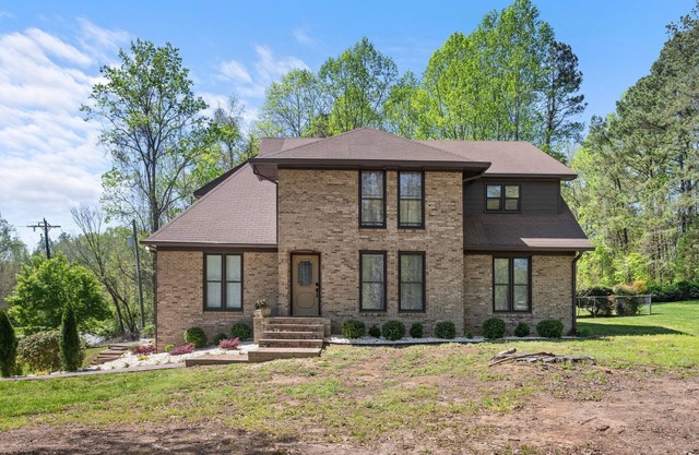 Classy Cozy Close to everything Spacious 4-bedroom house in marvelous Greensboro