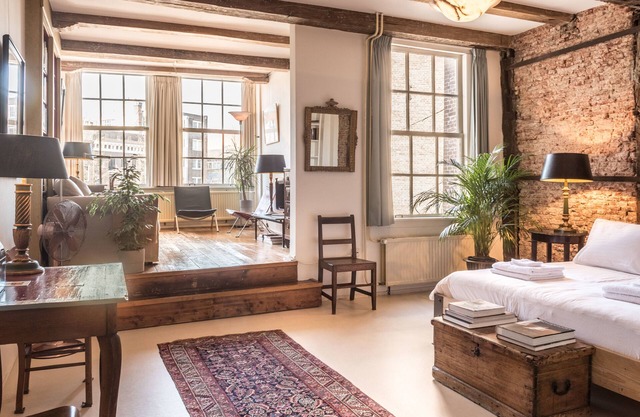 Classy Room 17th Century Canal House