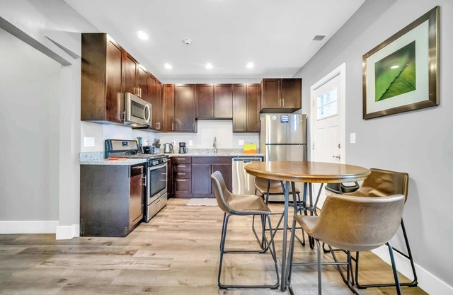 Cle Suites 1BR/1BA | 5 min Walk to Cle Clinic #10