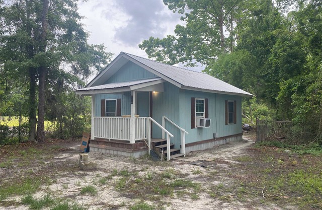 Clean 1-bedroom 1 bath house Kingsland