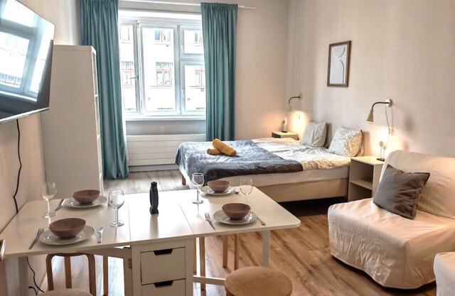 Clean apartment easy location