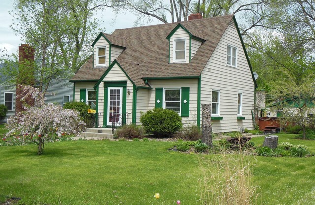 Clean, comfortable & conveniently located!