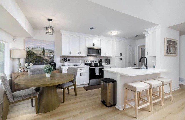 Clean & Comfortble Poker House Near Kalahari!