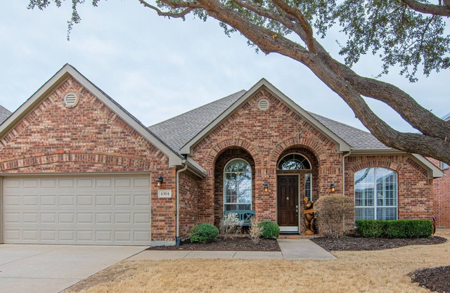 Clean, Cozy, and Comfortable in Flower Mound. Very close to lake, parks, trails