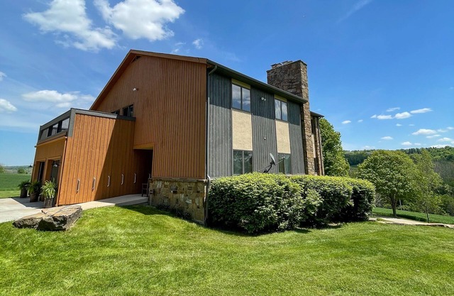 Clear Fork Ridge Stunning Lodge: Views & Spa
