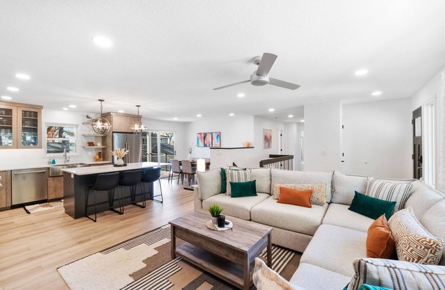Clear Lake Escape - Lake Views, Pool Table, Ping Pong Table, Fire Pit