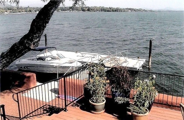 Clearlake Lakefront Panoramic View 4 BR/3 BA Home