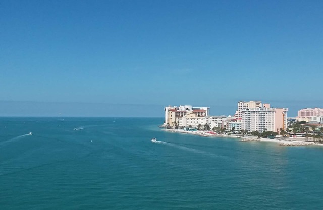 CLEARWATER PRIVATE RETREAT FOR YOUR FAMILY.IN GROUND SALT WATER POOL.