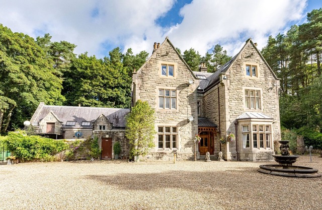 Cleugh Manor; Superb Entertaining Space for Families, History and Nature Lovers