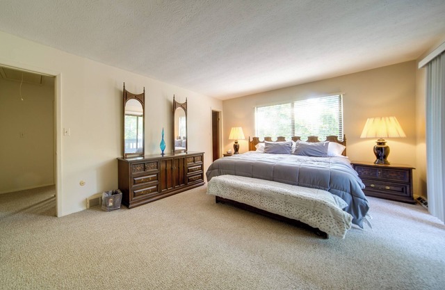 Cleveland Area Retreat Near Lake Erie