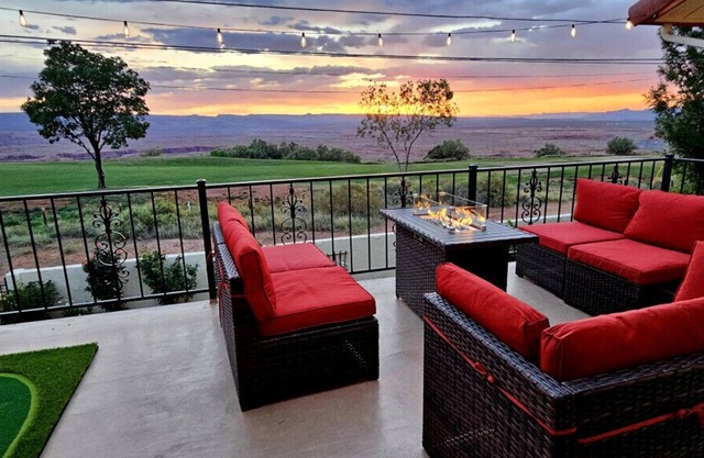 Cliff Views, Hot Tub, Kayaks, Boat Parking, SUPs, Pool Table, Fire Pit, Golf, Air Hockey, Ping Pong