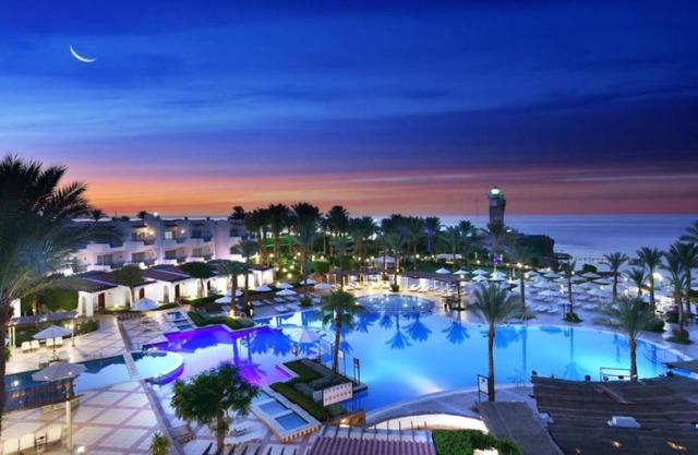 Cliffside Retreat | 4 Family-friendly Rooms w/Pools, Snorkeling & Beach Access