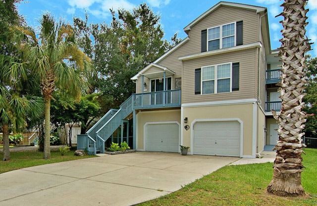 Close to Beach and Downtown Charleston