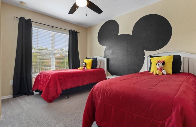 Close to Disney! NO Extra Fees! Gated! Clean & Comfy! Family Friendly!