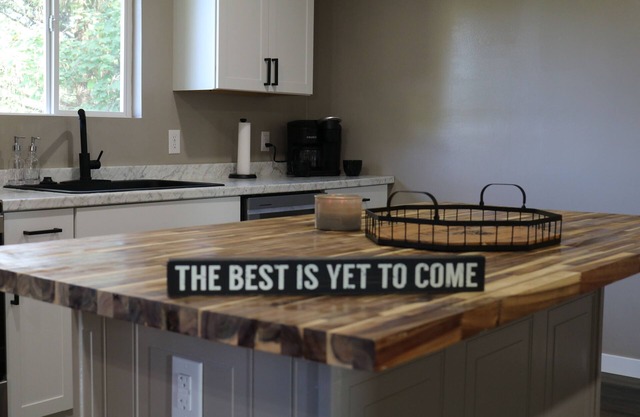 Close to Everything Spacious 5Bdr Mountaineer Retreat Morgantown - Sleeps 14