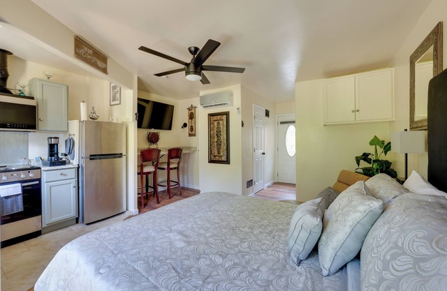 Close to Hospitals: Peaceful Birmingham Studio