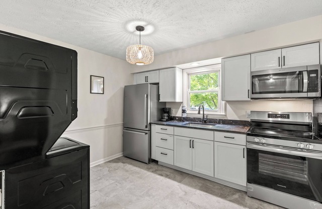 Close to Lexington 2-bedroom apartment with WiFi, AC in peaceful Wilmore