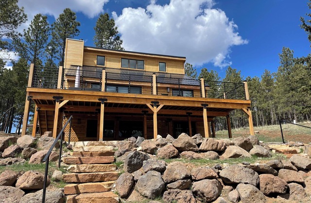 Close to Slopes | WiFi | Large Deck | Ponderosa Place