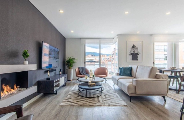 Cloud 9 | Big & Spacious | The Amber