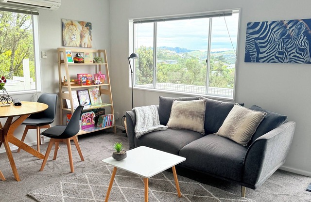 Cloud Catcher - Blooming Retreat with Scenic Views