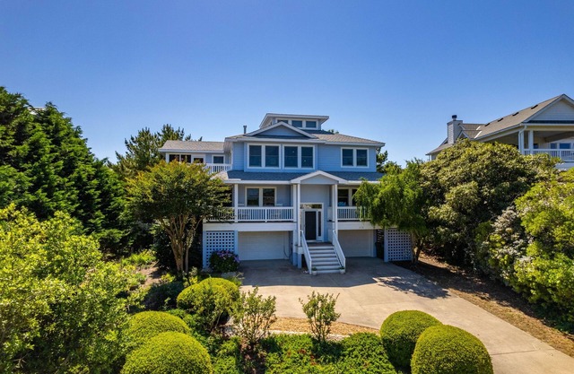 Cloudbreak: Pet Friendly, Oceanside, Hot Tub, Community Amenities!