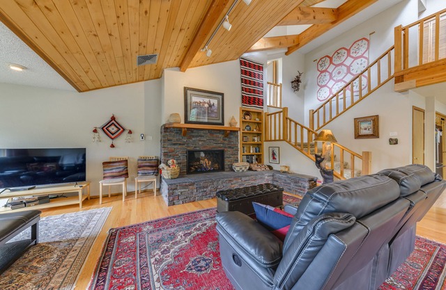 Cloudcroft Mtn Home w/Patio, Walk to Golf Course!