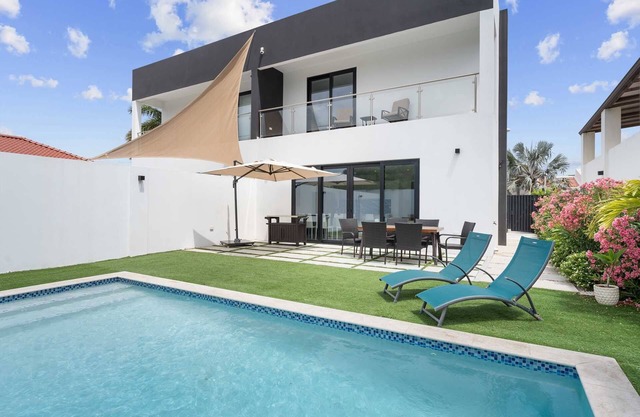 CM01A - Private pool - Outdoor Pleasure 3BR townhome