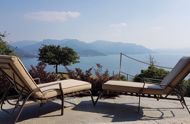 Country estate Cascina Borchina "LA FINCA" dream lake view, tranquility, nature, elegance, organic