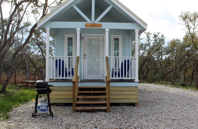 Coast Oak -Beautiful New Tiny Cottage - Perfect Family Getaway