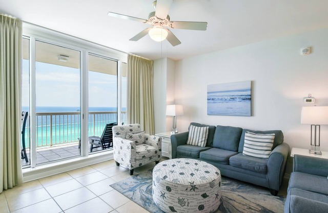 Coastal 12th Floor Beachfront Condo w/Close Dining & Shopping in Destin! 🌊🌴💙