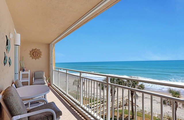 Coastal Charm: 2 Bedroom 2 Bath Beachfront Condo, Indian Harbour Beach