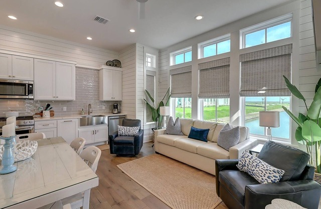 Coastal Cottage on Bridge w/Lake Views & Amenities@Cinnamon Shore South