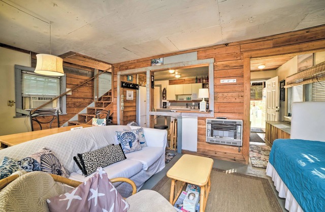 Coastal Perry Cottage ~ 2 Mi to Boat Ramp!