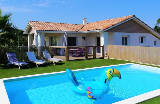 COCOON VILLA 4 * WITH SECURE POOL, BEACH NEARBY, NEAR HOSSEGOR