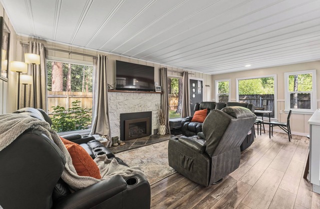 Cody Bear Cabin | Pet Friendly w/Hot Tub & Yard!