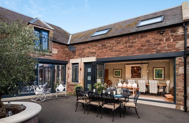 Coledale Stables - sleeping 8 guests in 4 bedrooms
