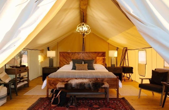 Collective Governors Island | Voyager King Tent | NYC Skyline Stay