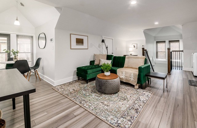 Columbus Getaway! Stylish Apartment!