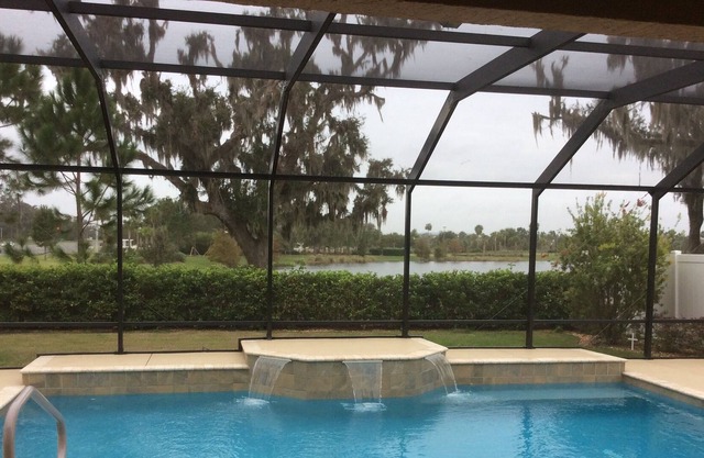 Come Enjoy This Beautiful 3/2 Villa with Pool & Privacy! Includes FREE WiFi!!