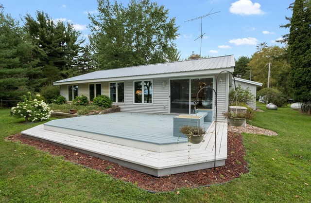 Come Relax at the Lake