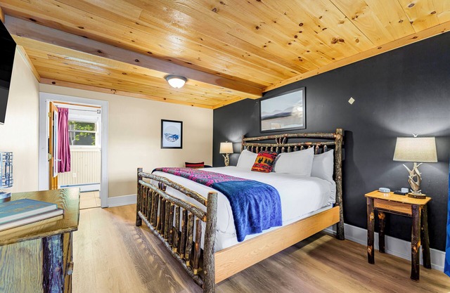 Come stay at Alpine Lodge for amazing views!