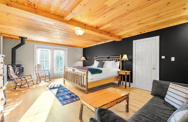 Come stay at Alpine Lodge for amazing views!