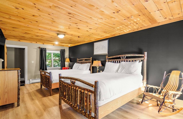 Come stay at the Alpine Lodge for amazing views!