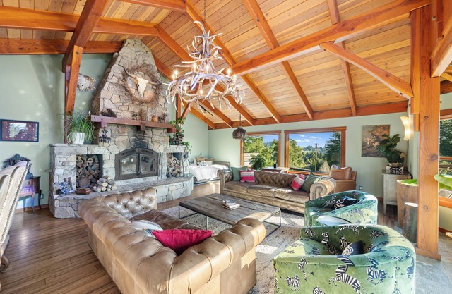 Come visit the Lodge at Freestone