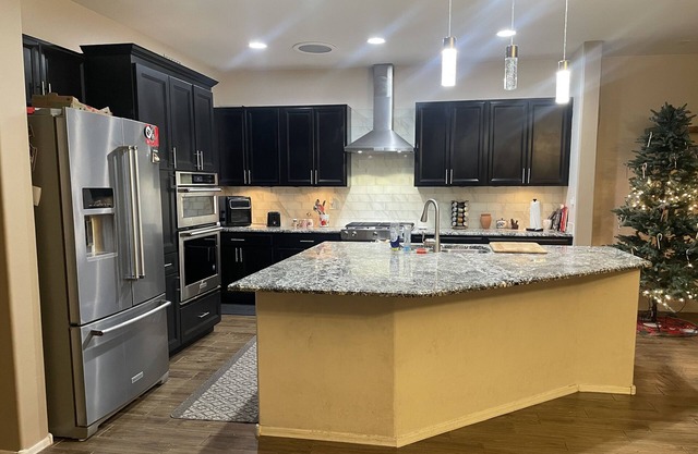 Comfort and relaxation . Have your family get togethers here on property!