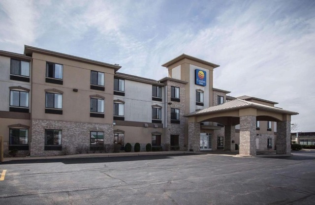 Comfort Inn Crystal Lake - Algonquin