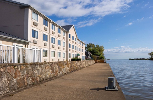 Comfort Inn River's Edge