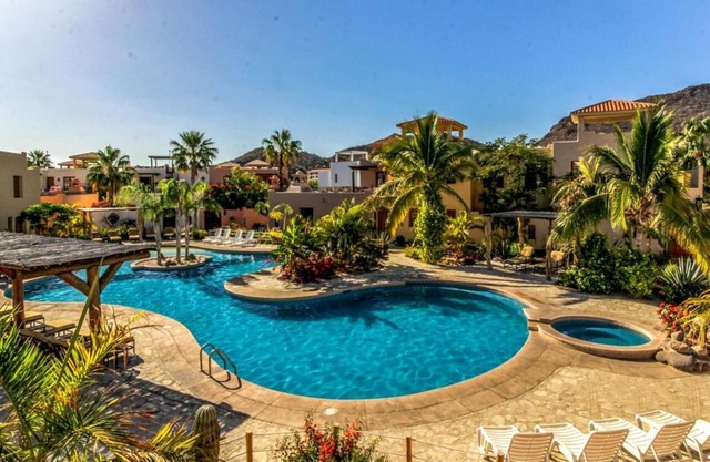 Comfort & inspiration in Loreto Bay. Beach, pool, cafes & beauty in few steps!