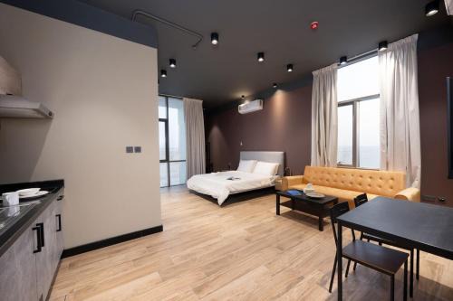 Comfort Luxury Studio by Spacey Duqm 83